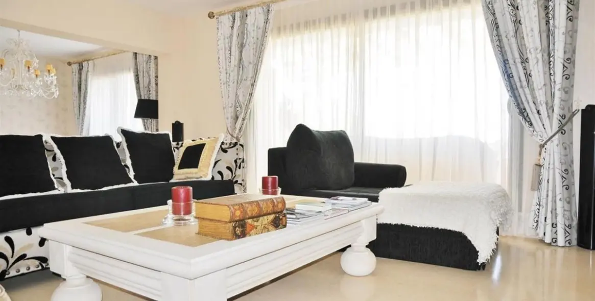 Sale of penthouse duplex in Benahavís (district Benahavís) 8