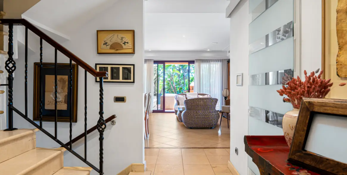 Sale of townhouse in Marbella (district Marbella) 6