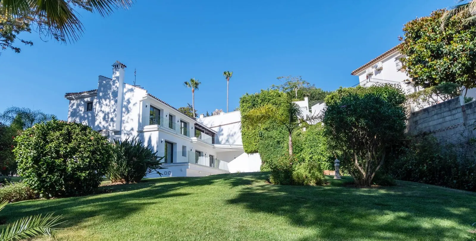 Продажа  отдельно стоящей виллы в Marbella 1
