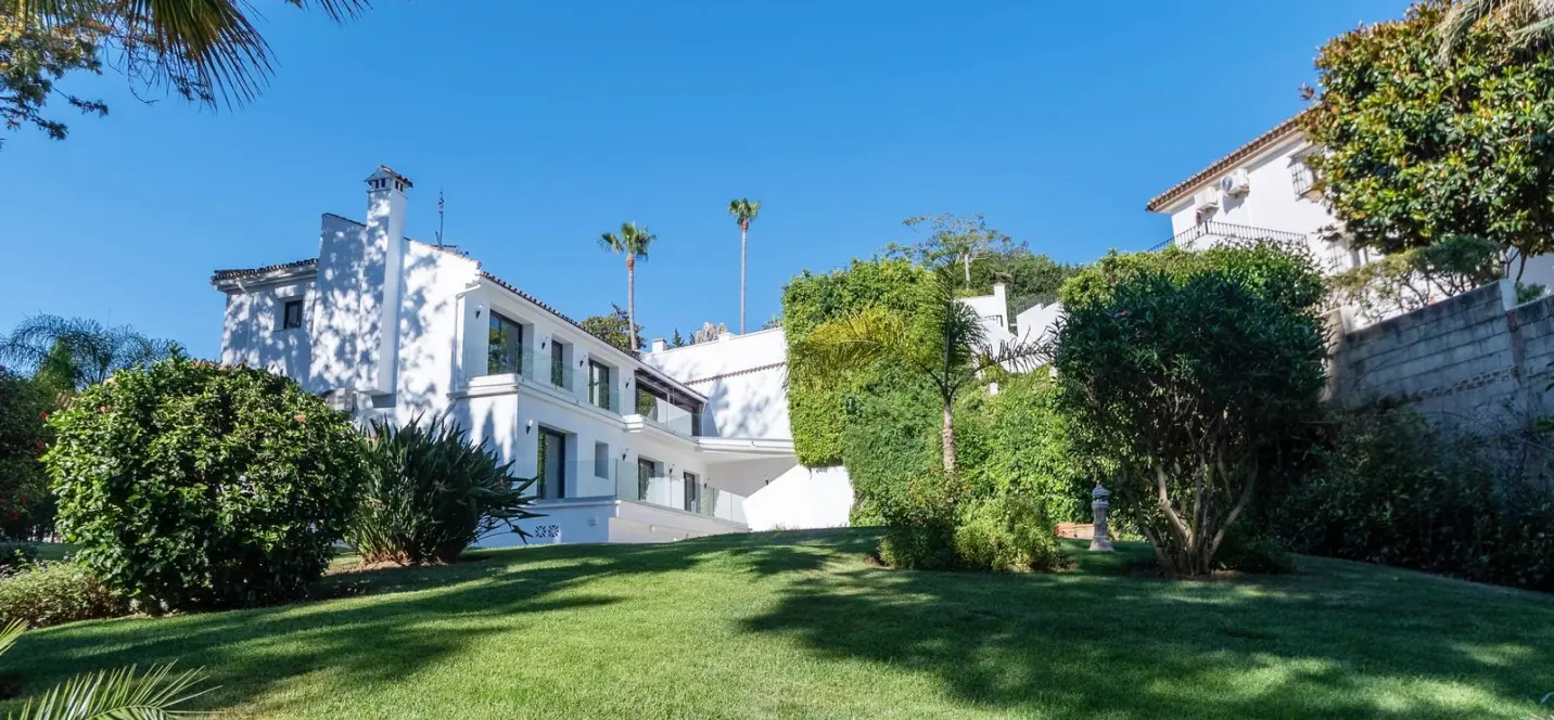 Продажа  отдельно стоящей виллы в Marbella 0