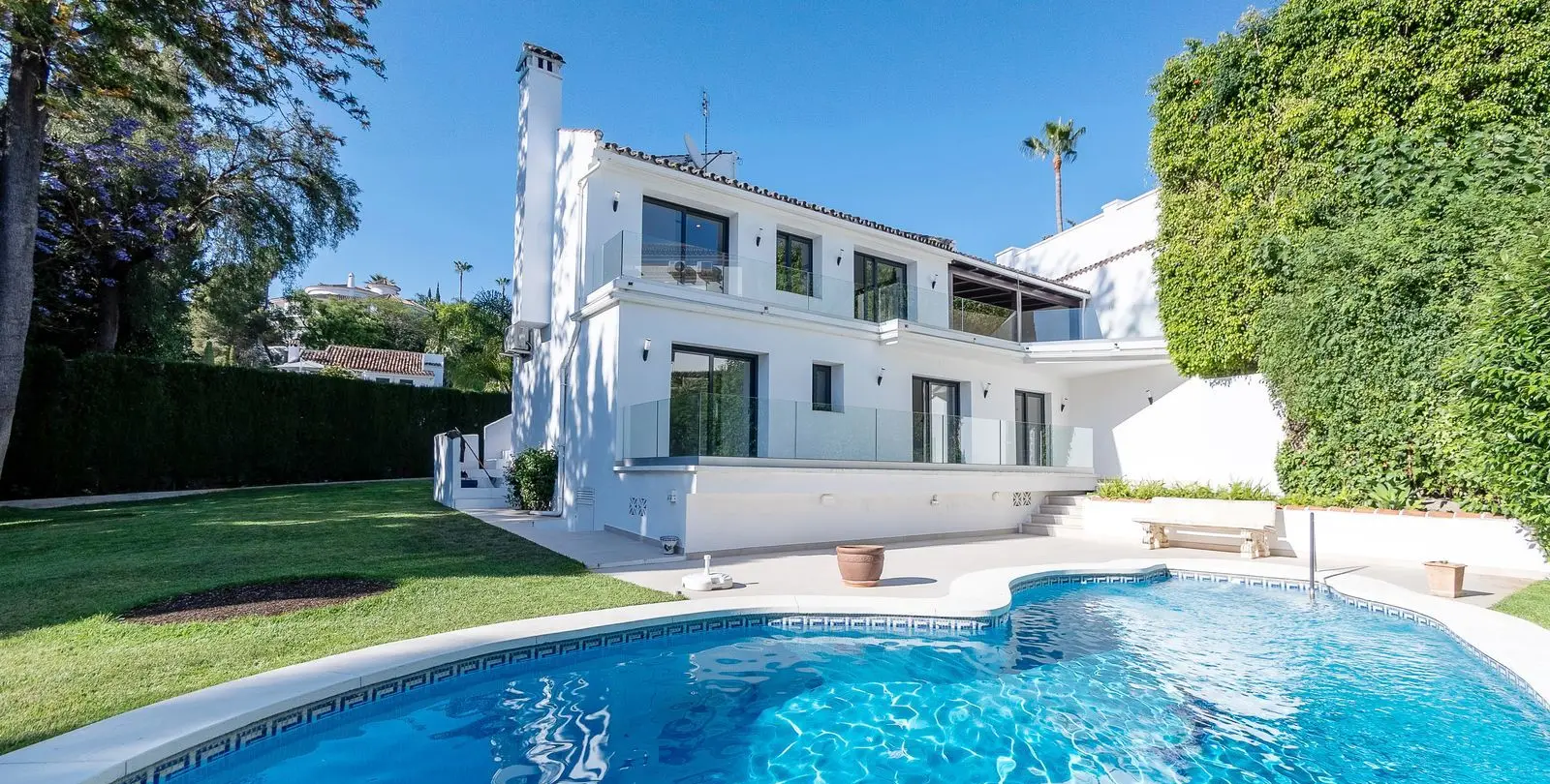 Продажа  отдельно стоящей виллы в Marbella 2