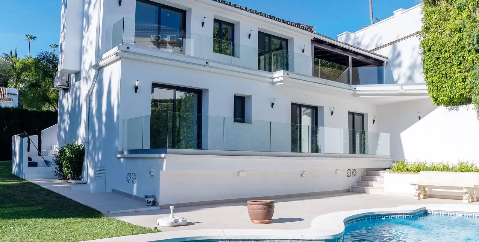 Продажа  отдельно стоящей виллы в Marbella 3