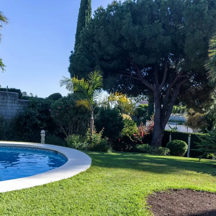 Продажа  отдельно стоящей виллы в Marbella