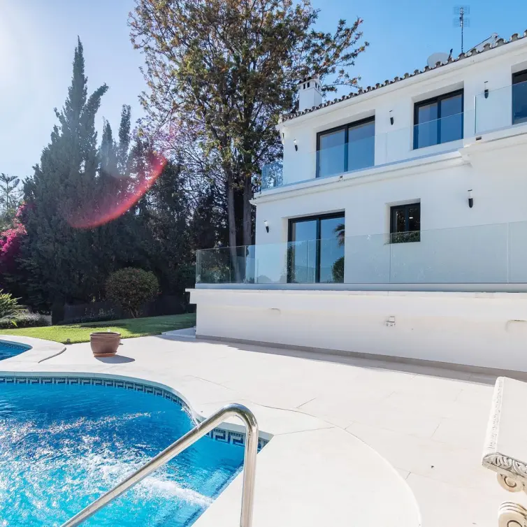 Продажа  отдельно стоящей виллы в Marbella