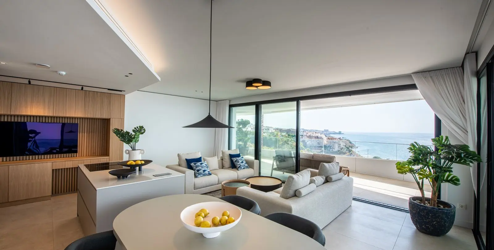 Venta de apartamento en planta media en Higueron 5