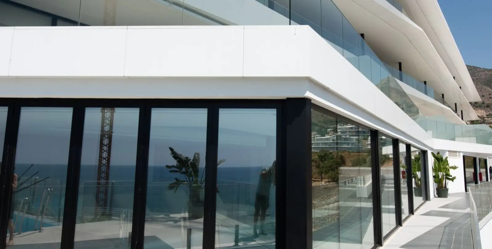 Venta de apartamento en planta media en Higueron 12