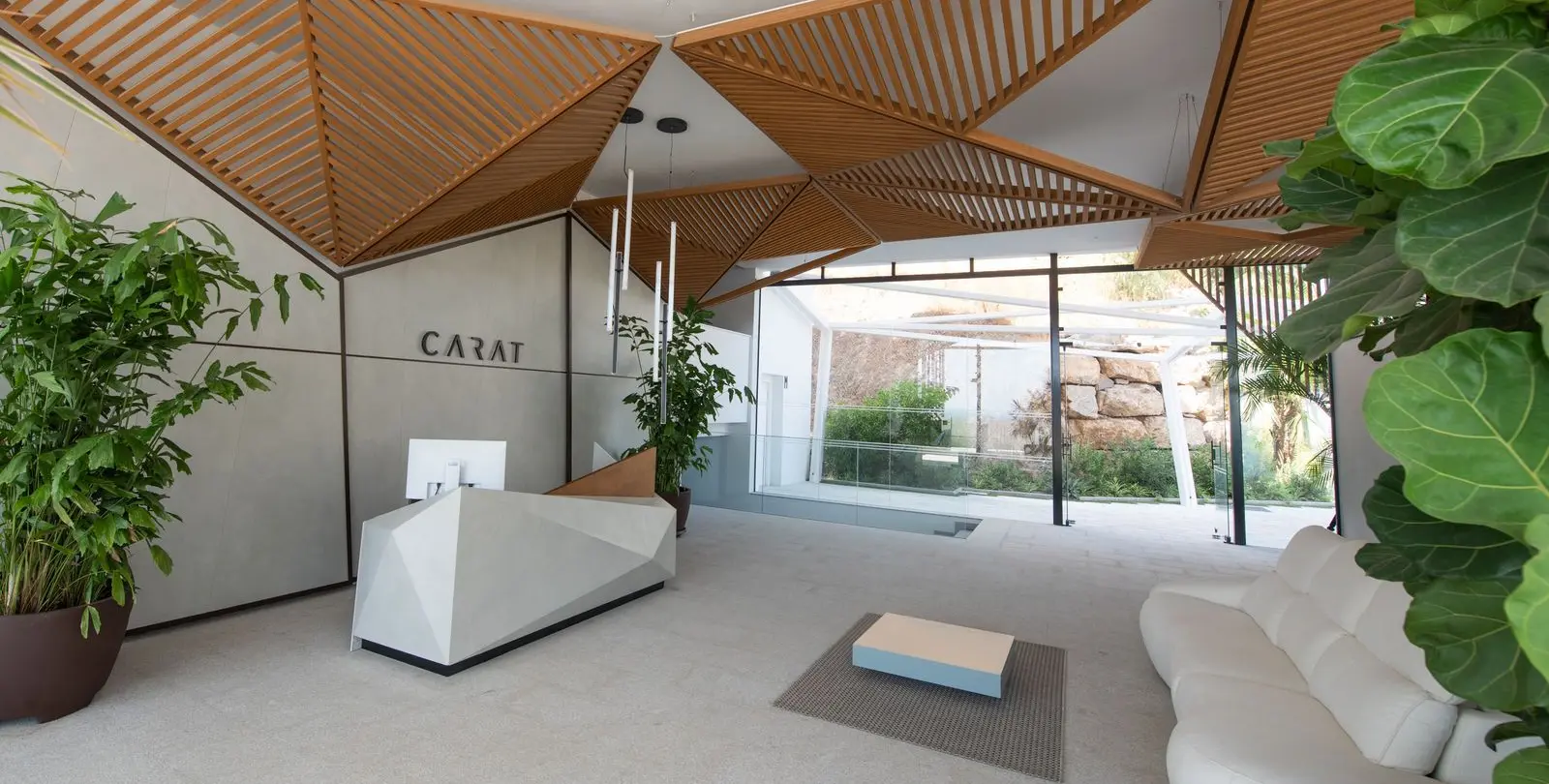Venta de apartamento en planta media en Higueron 16