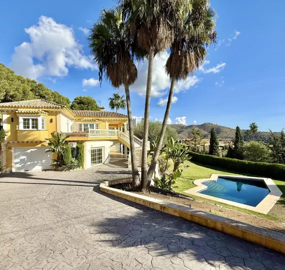 Oтдельно стоящая вилла R5145895