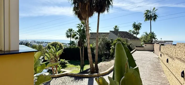 Oтдельно стоящая вилла R5145895 2