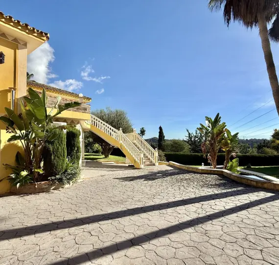 Oтдельно стоящая вилла R5145895