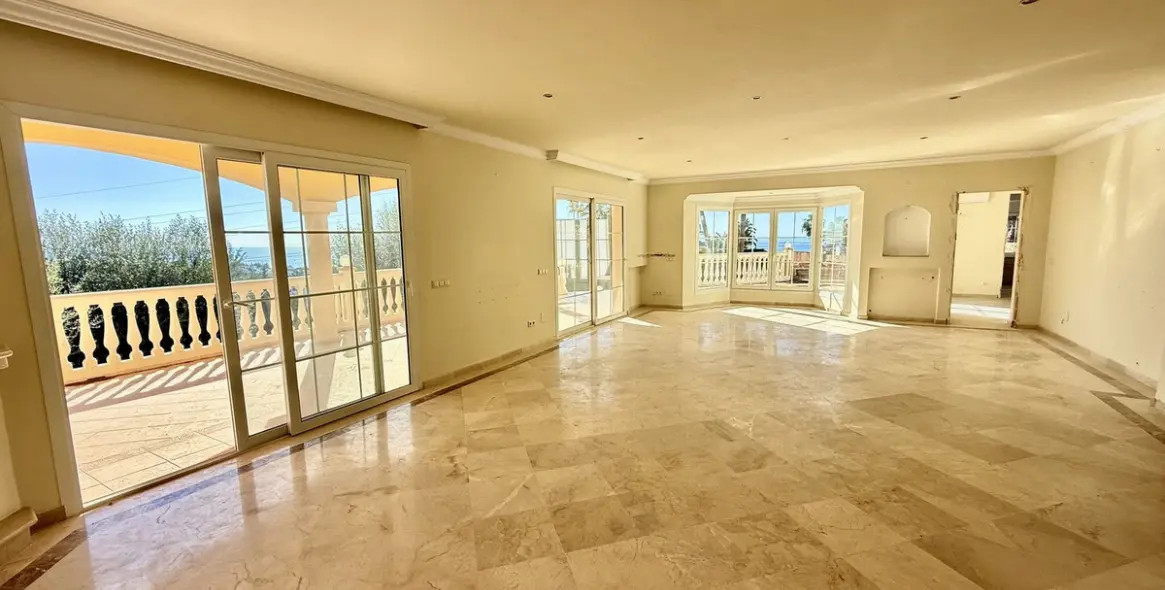 Продажа  отдельно стоящей виллы в Marbella East (район Hacienda Las Chapas) 10