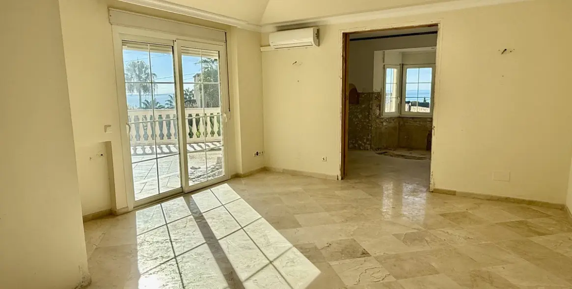 Продажа  отдельно стоящей виллы в Hacienda Las Chapas 13