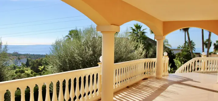Sale of detached villa in Hacienda Las Chapas 2