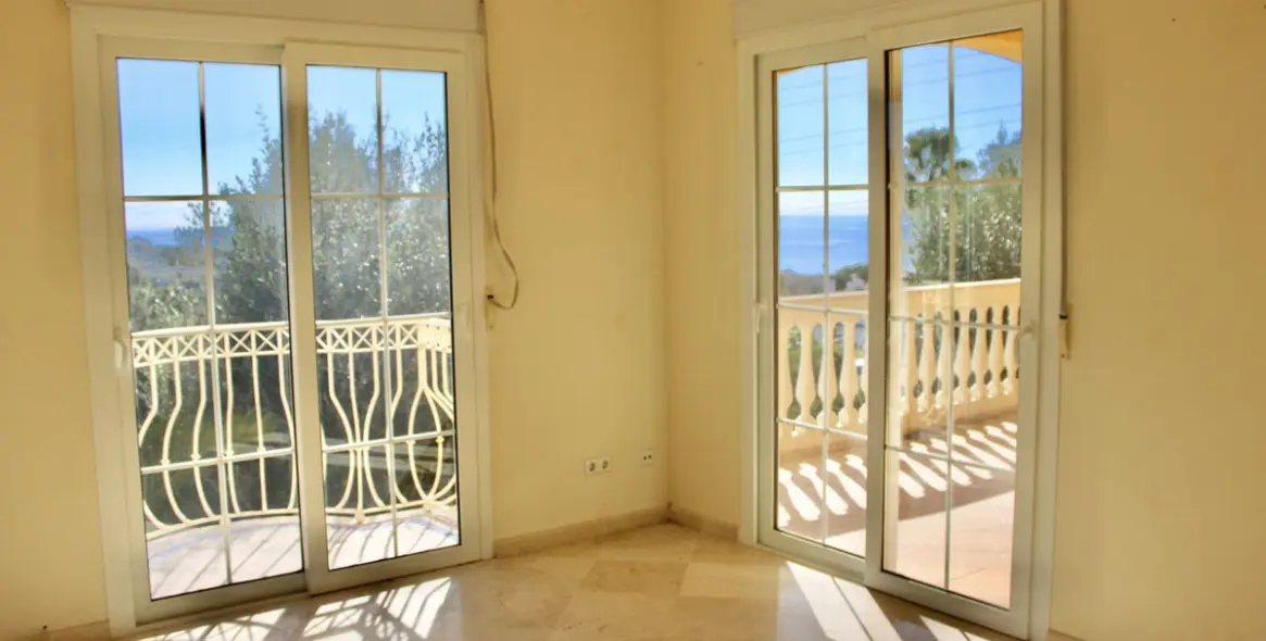 Sale of detached villa in Hacienda Las Chapas 5