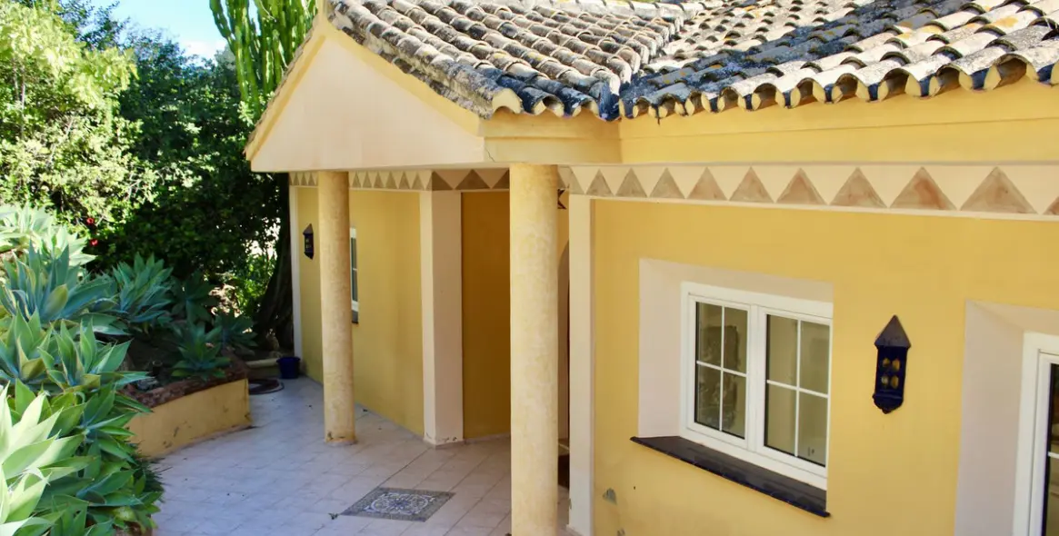 Sale of detached villa in Hacienda Las Chapas 6
