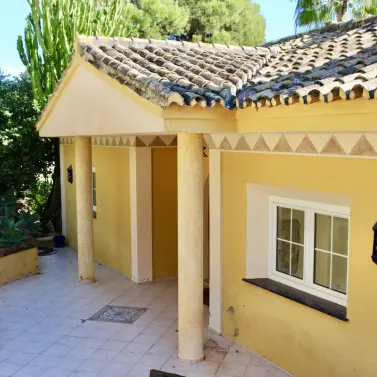 Sale of detached villa in Hacienda Las Chapas