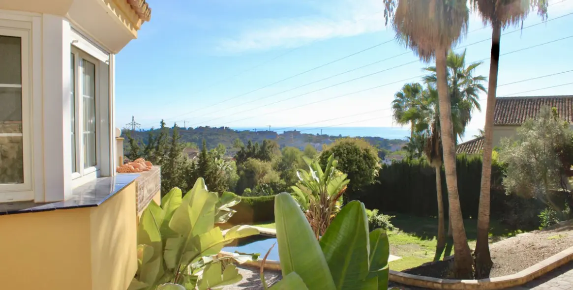 Sale of detached villa in Hacienda Las Chapas 7