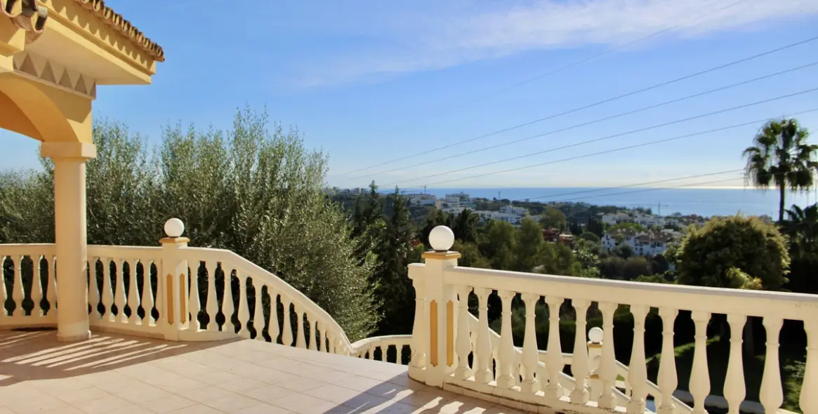 Sale of detached villa in Hacienda Las Chapas 16