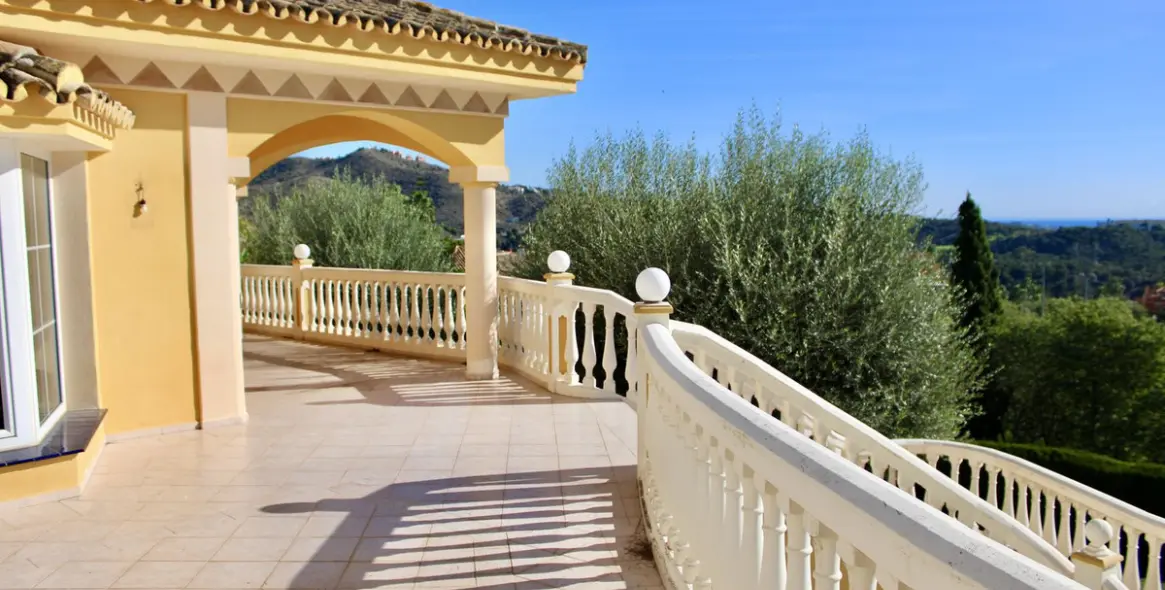 Sale of detached villa in Hacienda Las Chapas 18