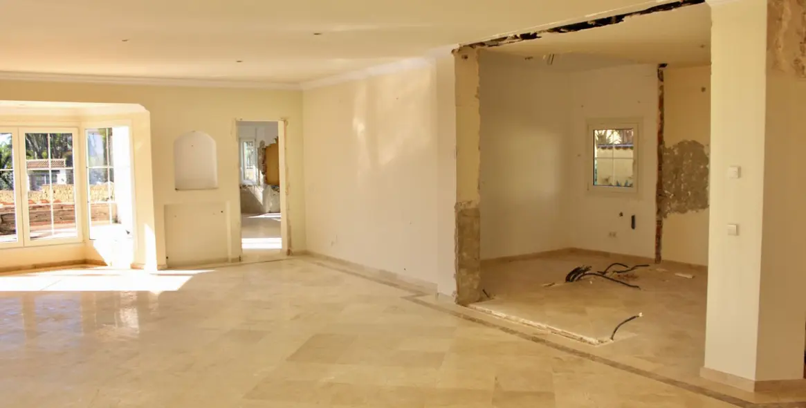 Sale of detached villa in Hacienda Las Chapas 19