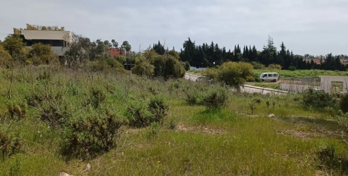 Продажа  жилого участка в The Golden Mile 1