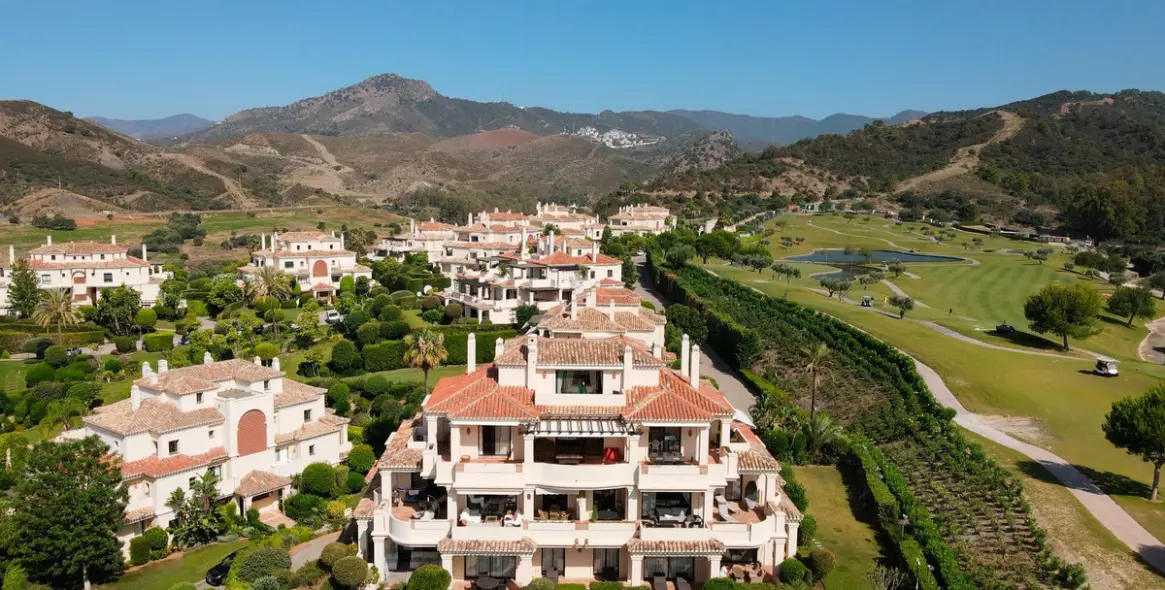 Sale of penthouse duplex in Benahavís (district Benahavís) 1