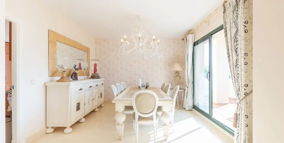 Sale of penthouse duplex in Benahavís (district Benahavís) 8