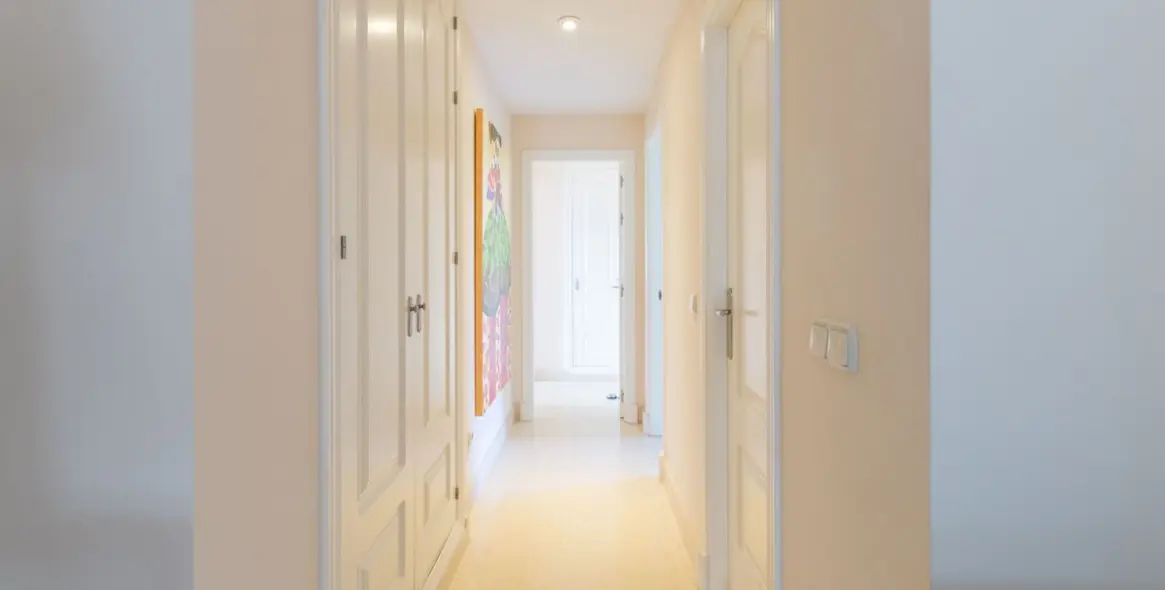 Sale of penthouse duplex in Benahavís 24