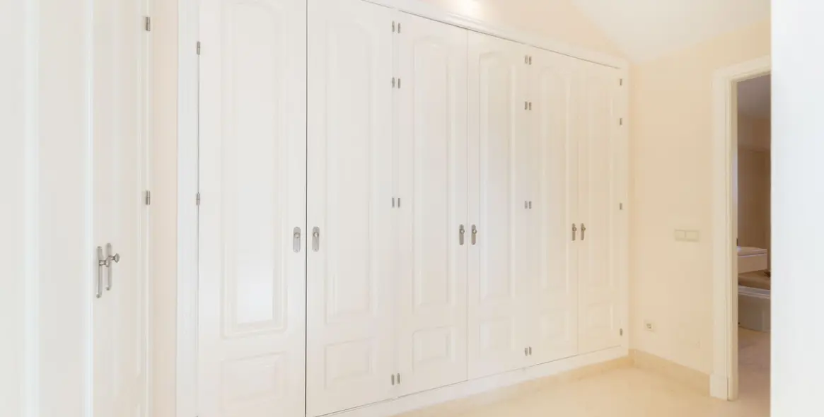 Sale of penthouse duplex in Benahavís 35