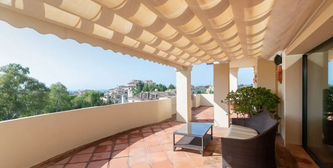 Sale of penthouse duplex in Benahavís 38
