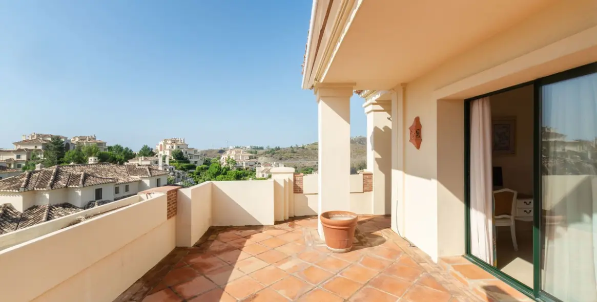 Sale of penthouse duplex in Benahavís 39