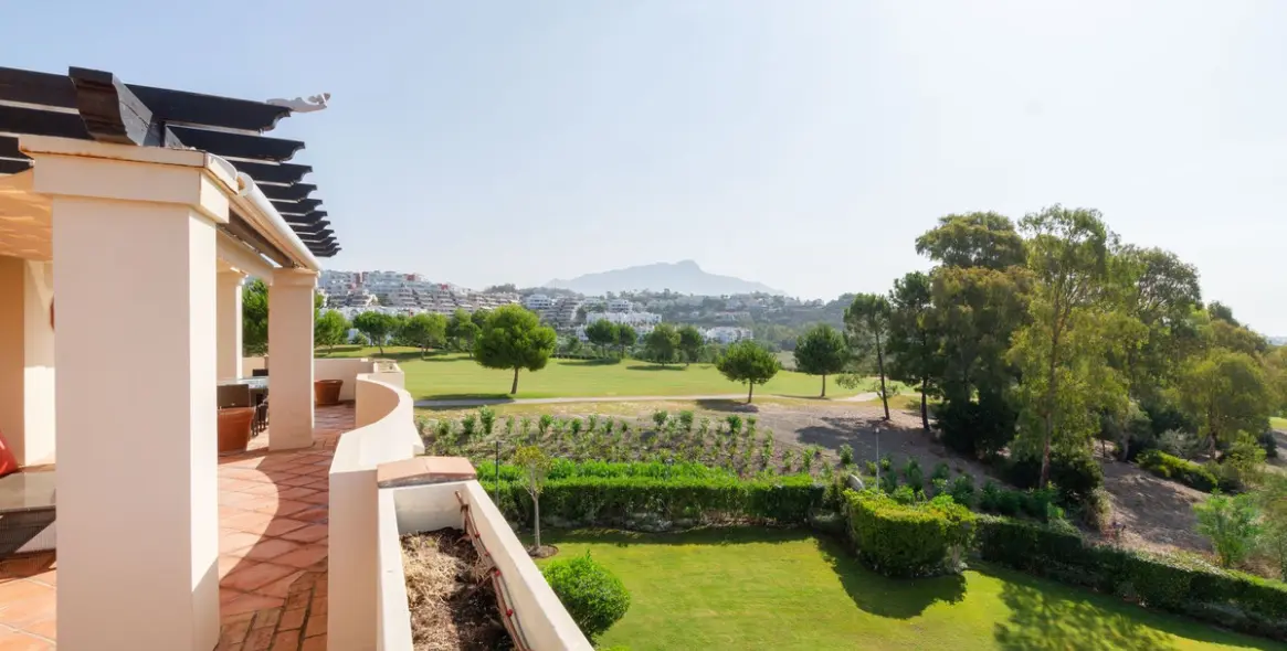 Sale of penthouse duplex in Benahavís 40