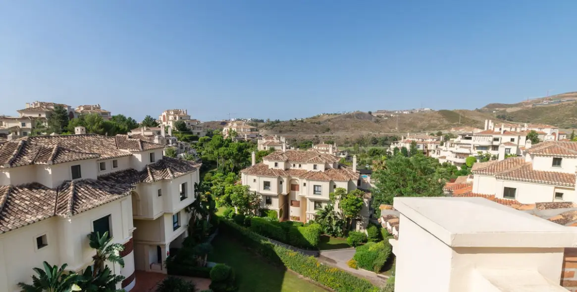 Sale of penthouse duplex in Benahavís 43