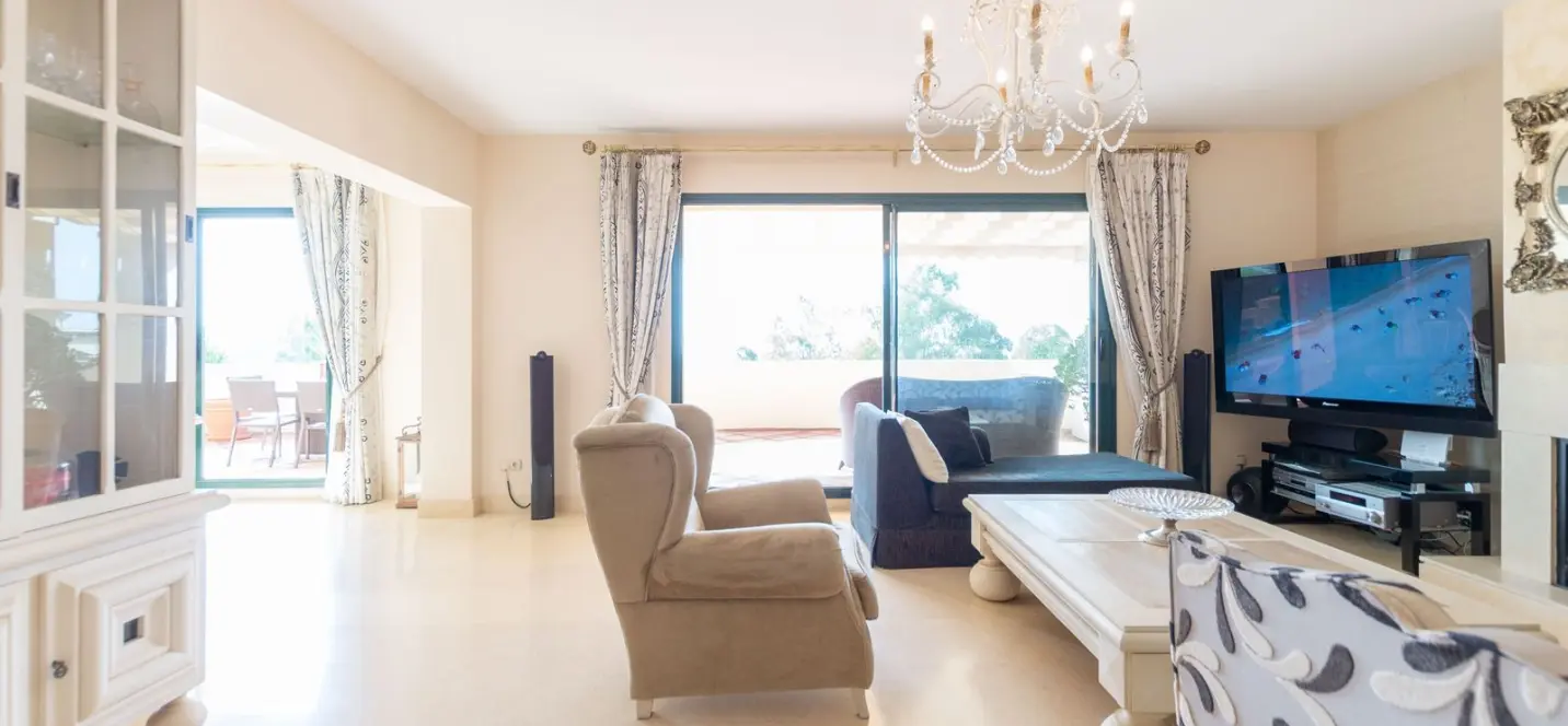 Venta de ático dúplex en Benahavís 4