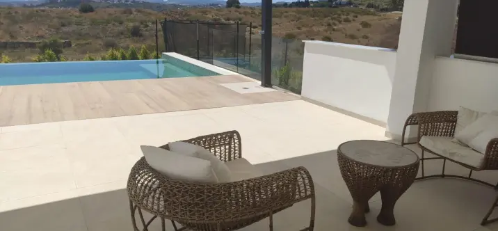 Venta de villa independiente en Estepona 0