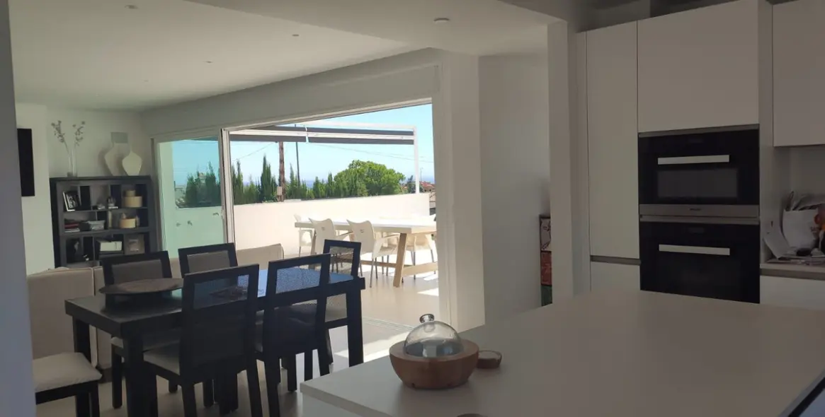 Продажа  отдельно стоящей виллы в Estepona 2