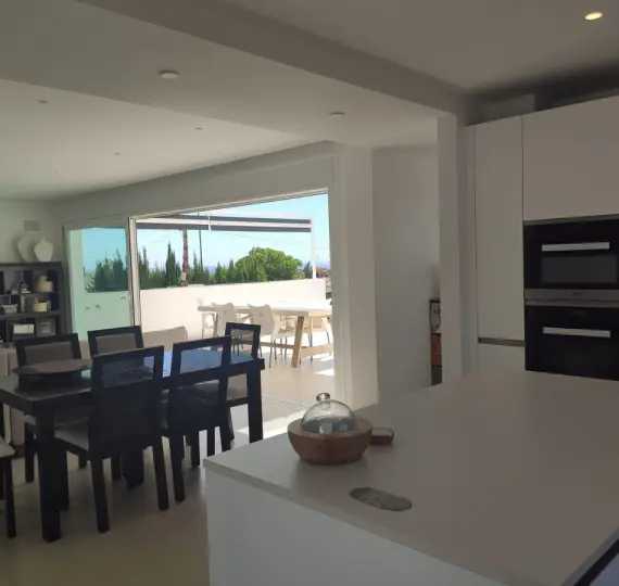 Venta de villa independiente en Estepona