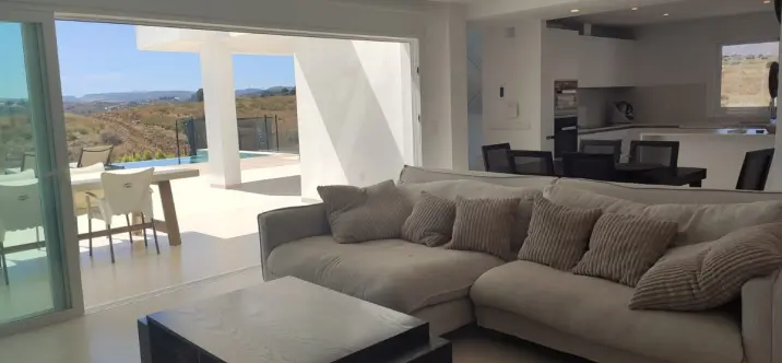 Venta de villa independiente en Estepona 3
