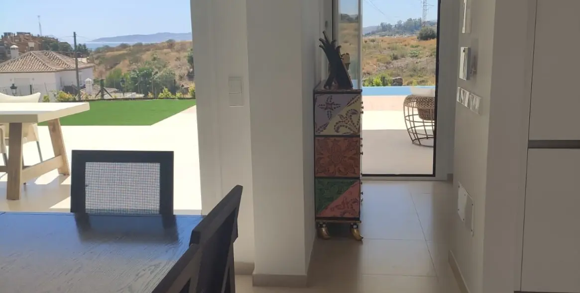 Sale of detached villa in Estepona 42