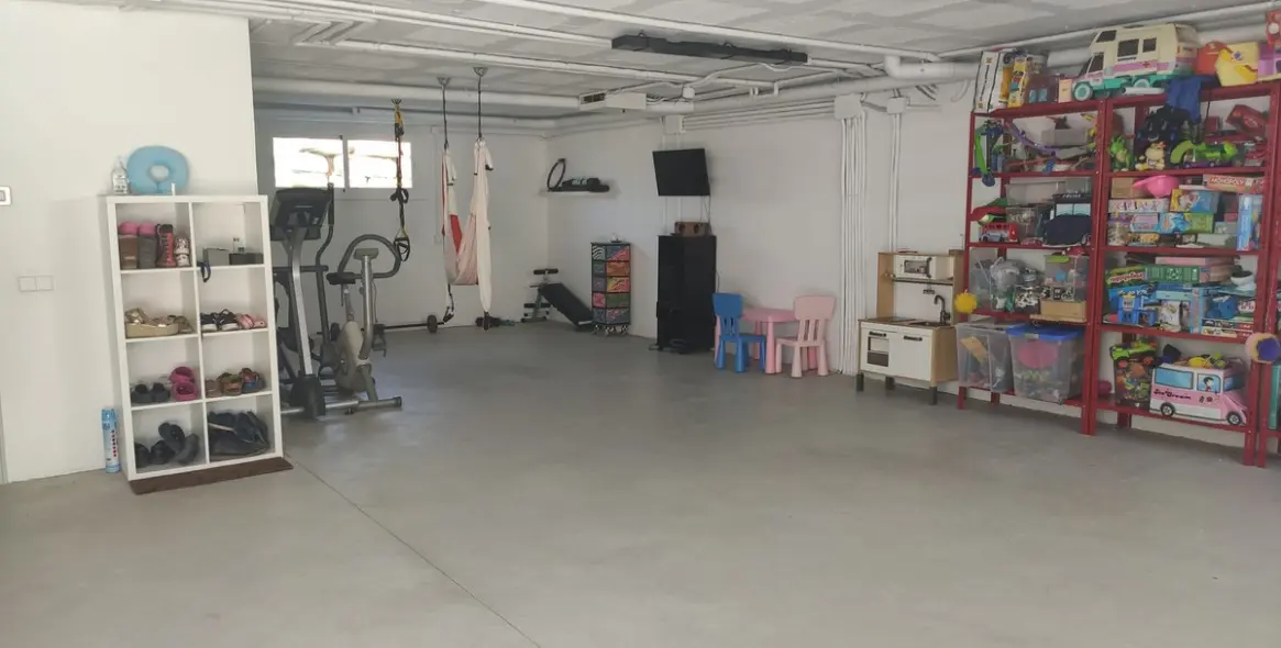 Sale of detached villa in Estepona 45