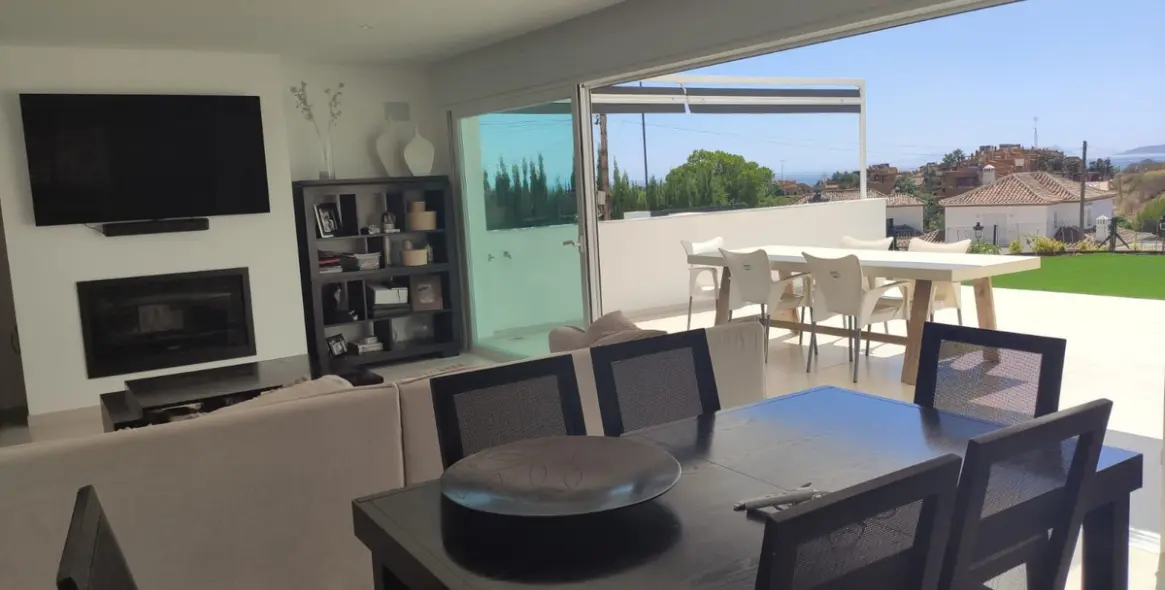 Sale of detached villa in Estepona 47