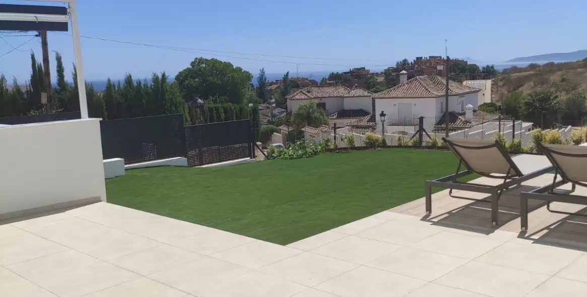 Sale of detached villa in Estepona 50