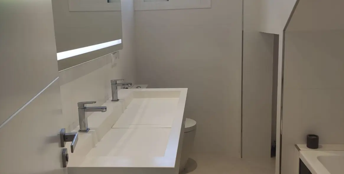 Sale of detached villa in Estepona 54