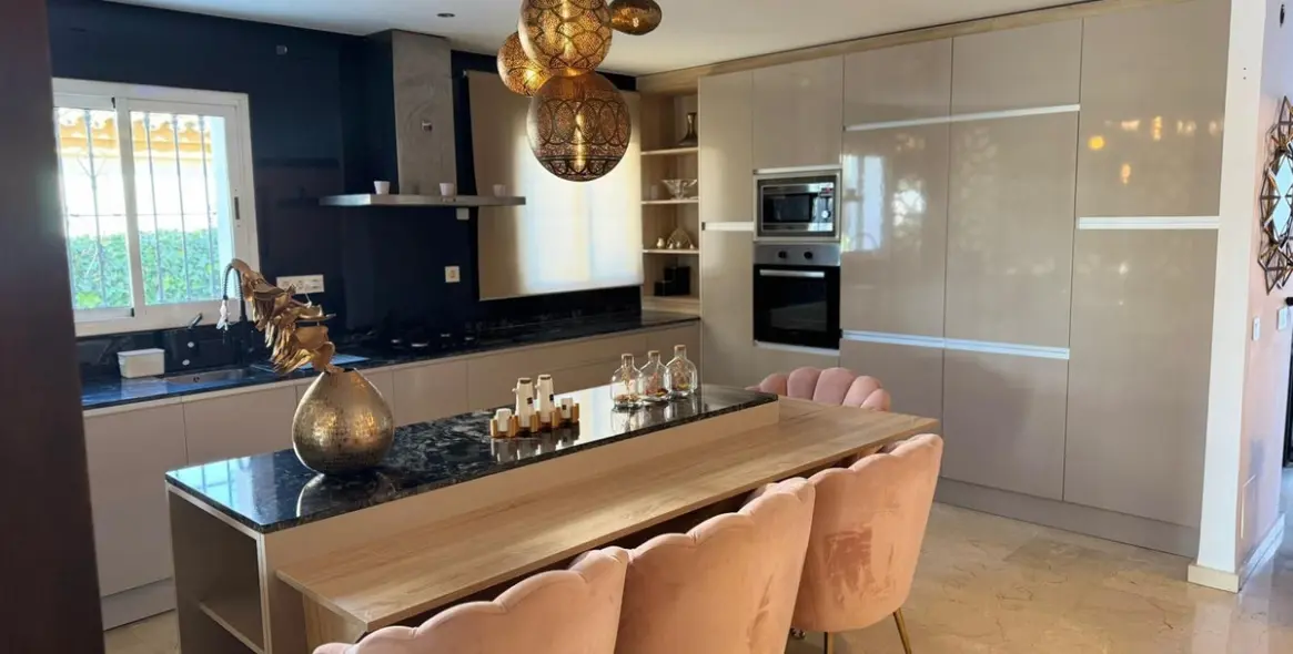 Продажа  отдельно стоящей виллы в Marbella 12