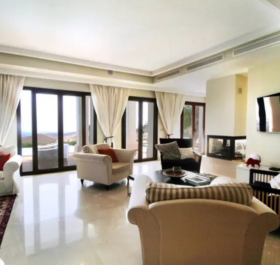 Oтдельно стоящая вилла R3250426