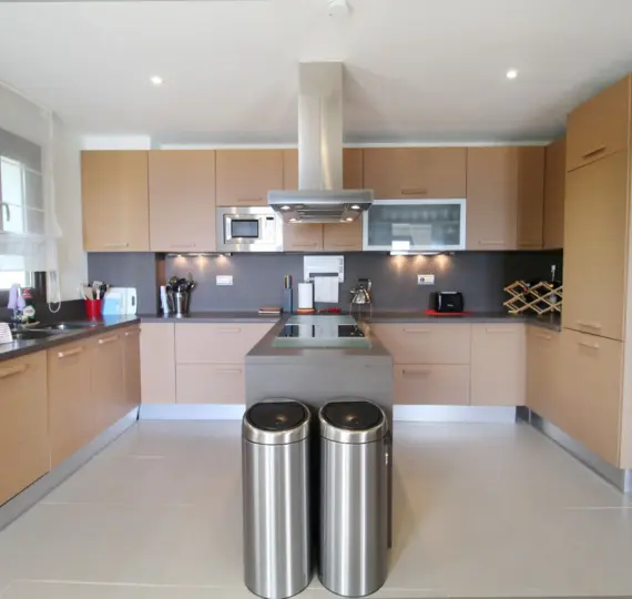 Oтдельно стоящая вилла R3250426