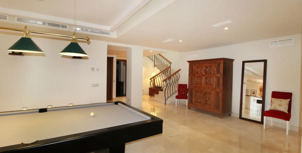 Продажа  отдельно стоящей виллы в Benahavís (район Benahavís) 19