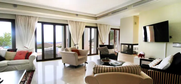 Venta de villa independiente en Benahavís 2