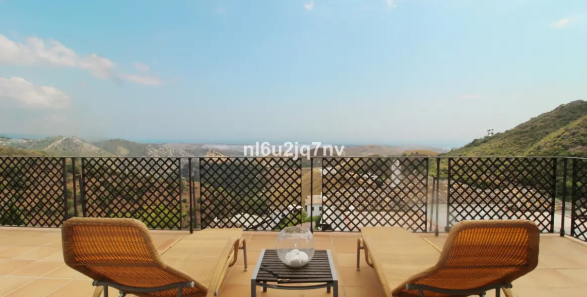 Sale of detached villa in Benahavís 25