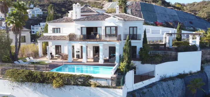 Sale of detached villa in Benahavís 0